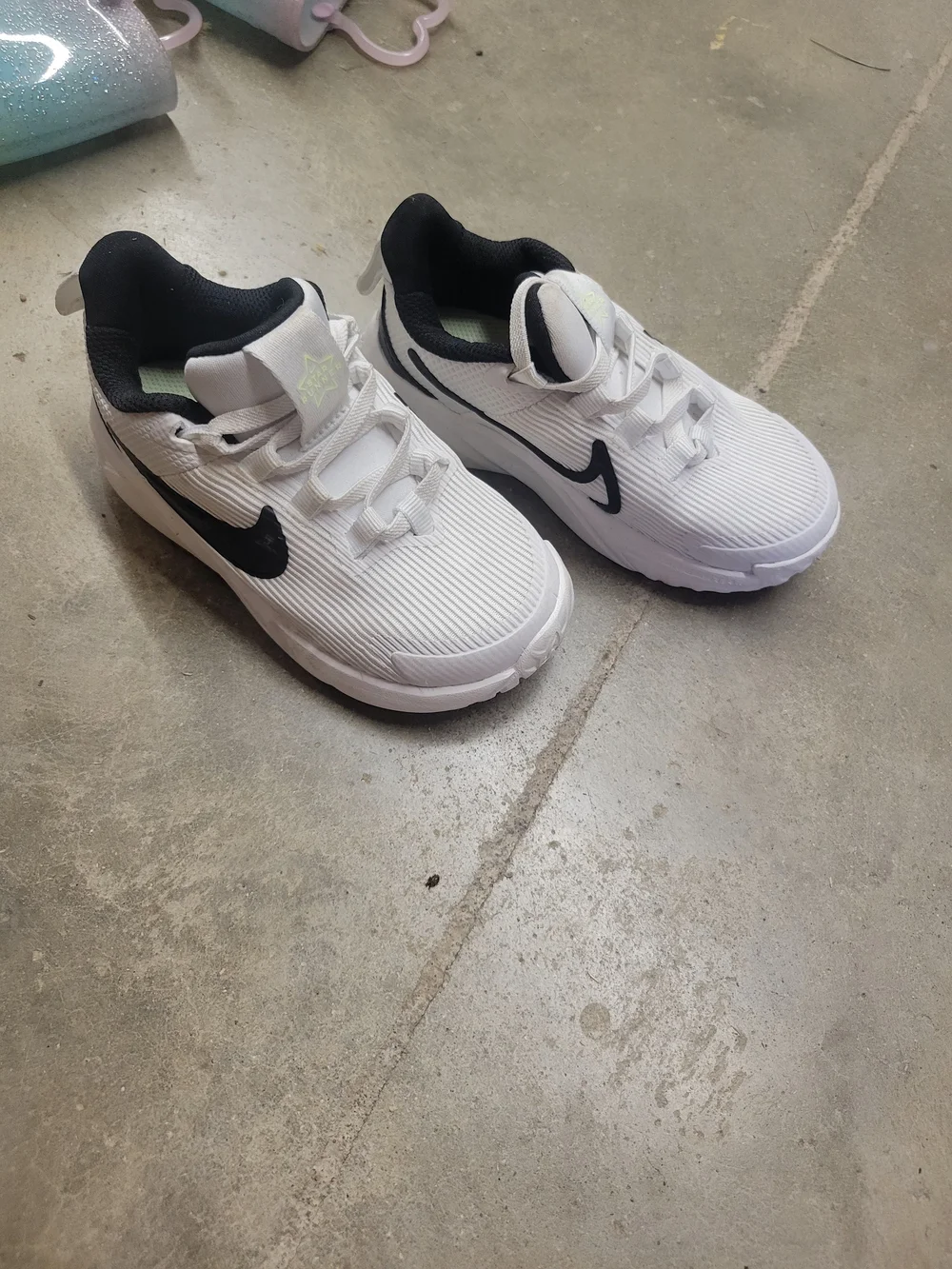 Nike Kids White and Black Low-Top Sneakers